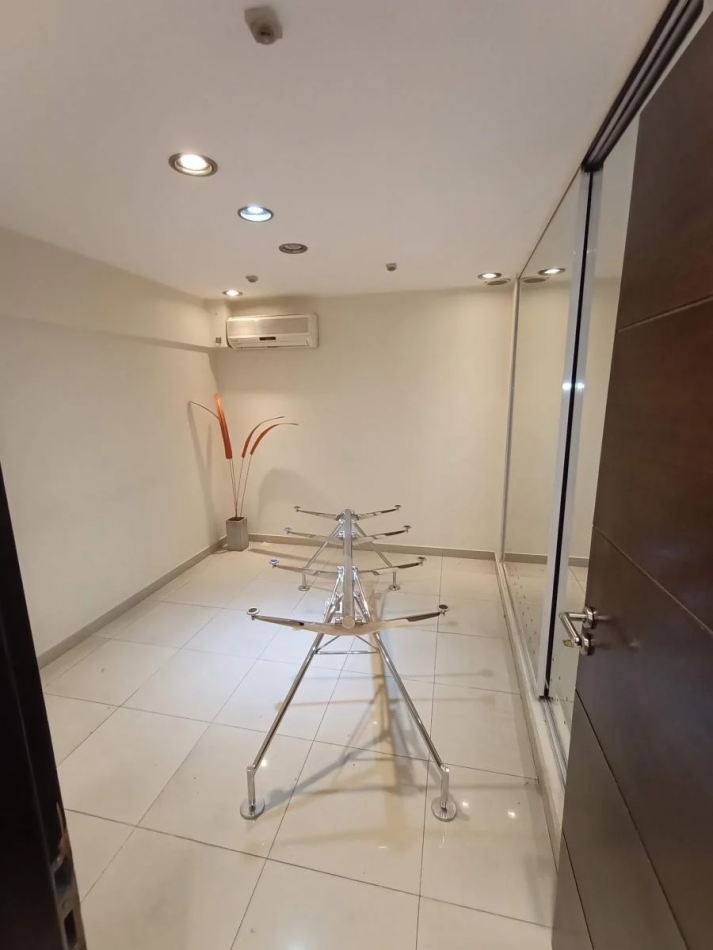 Centro venta Local Excelente renta 80 m², 2 Oficinas ** Peatonal Lavalle