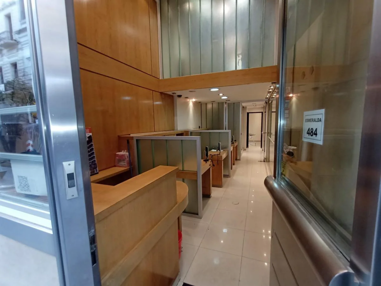 Centro venta Local Excelente renta 80 m², 2 Oficinas ** Peatonal Lavalle