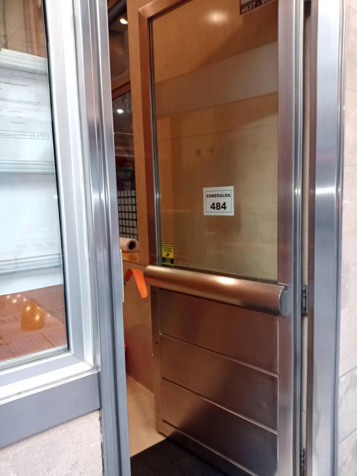 Centro venta Local Excelente renta 80 m², 2 Oficinas ** Peatonal Lavalle