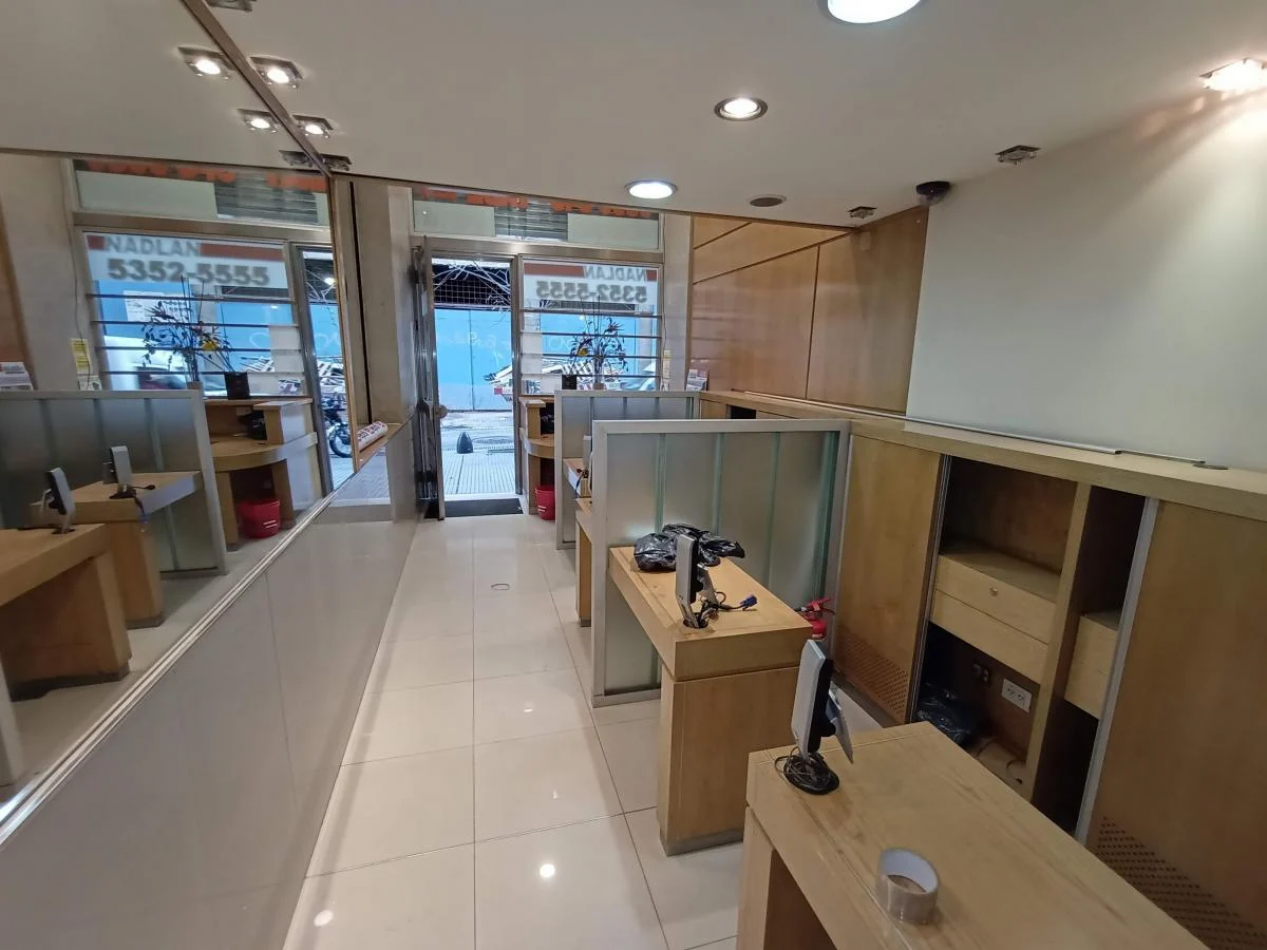 Centro venta Local Excelente renta 80 m², 2 Oficinas ** Peatonal Lavalle