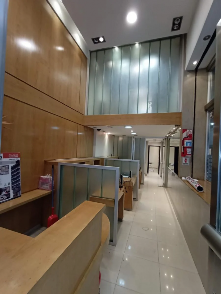 Centro venta Local Excelente renta 80 m², 2 Oficinas ** Peatonal Lavalle