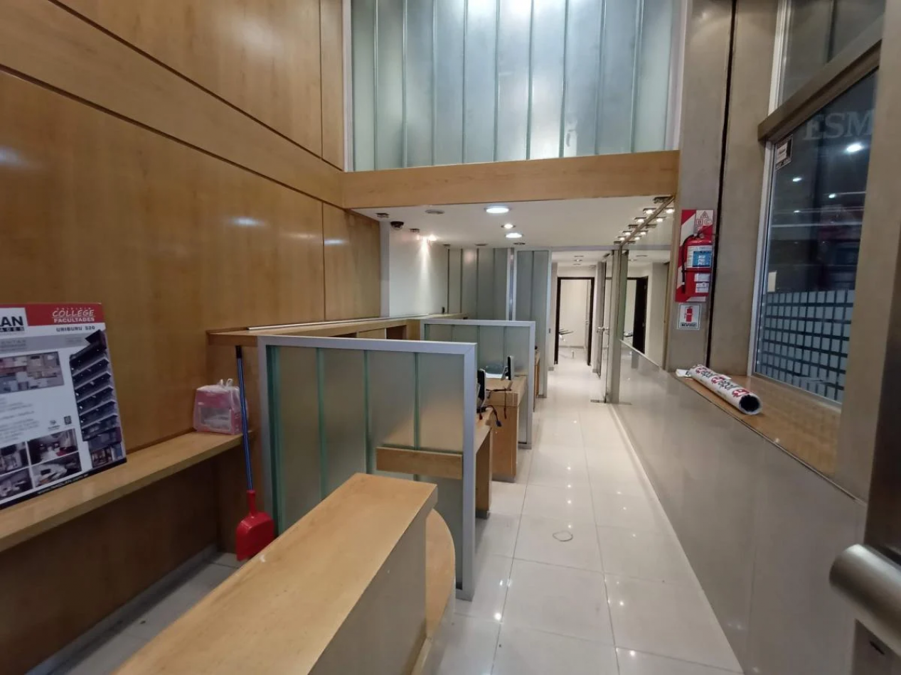 Centro venta Local Excelente renta 80 m², 2 Oficinas ** Peatonal Lavalle