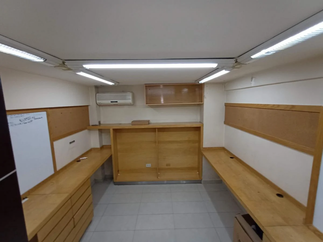 Centro venta Local Excelente renta 80 m², 2 Oficinas ** Peatonal Lavalle