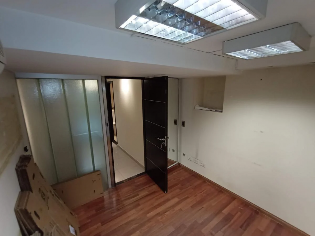 Centro venta Local Excelente renta 80 m², 2 Oficinas ** Peatonal Lavalle
