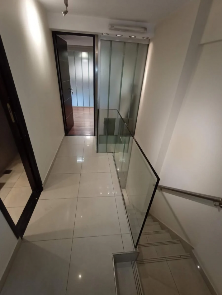Centro venta Local Excelente renta 80 m², 2 Oficinas ** Peatonal Lavalle