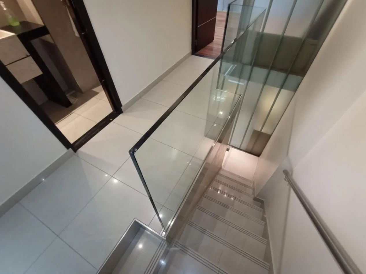 Centro venta Local Excelente renta 80 m², 2 Oficinas ** Peatonal Lavalle
