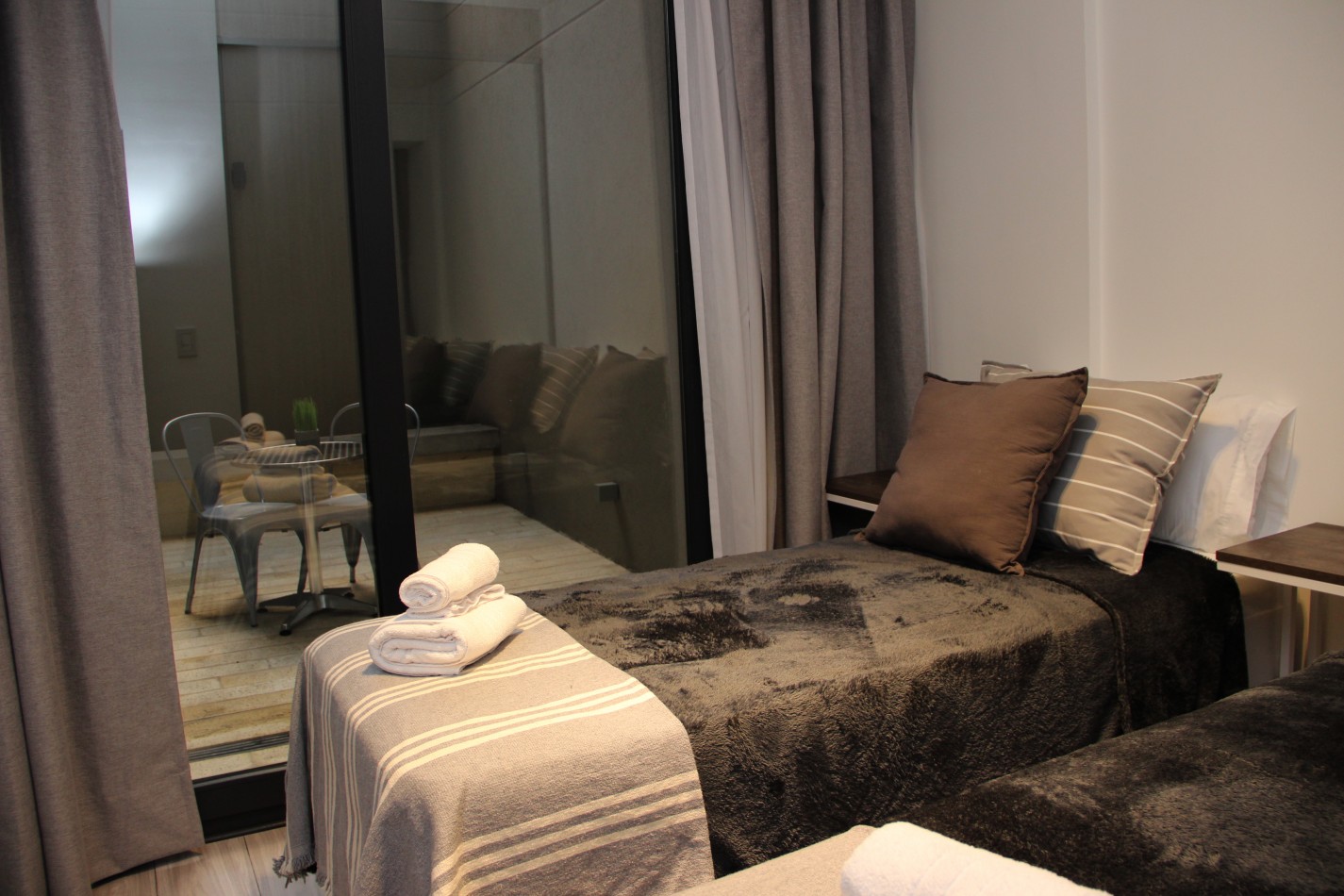 Almagro Abasto venta 3 AMBIENTES planta baja a la calle con patio NUEVO - Amenities 