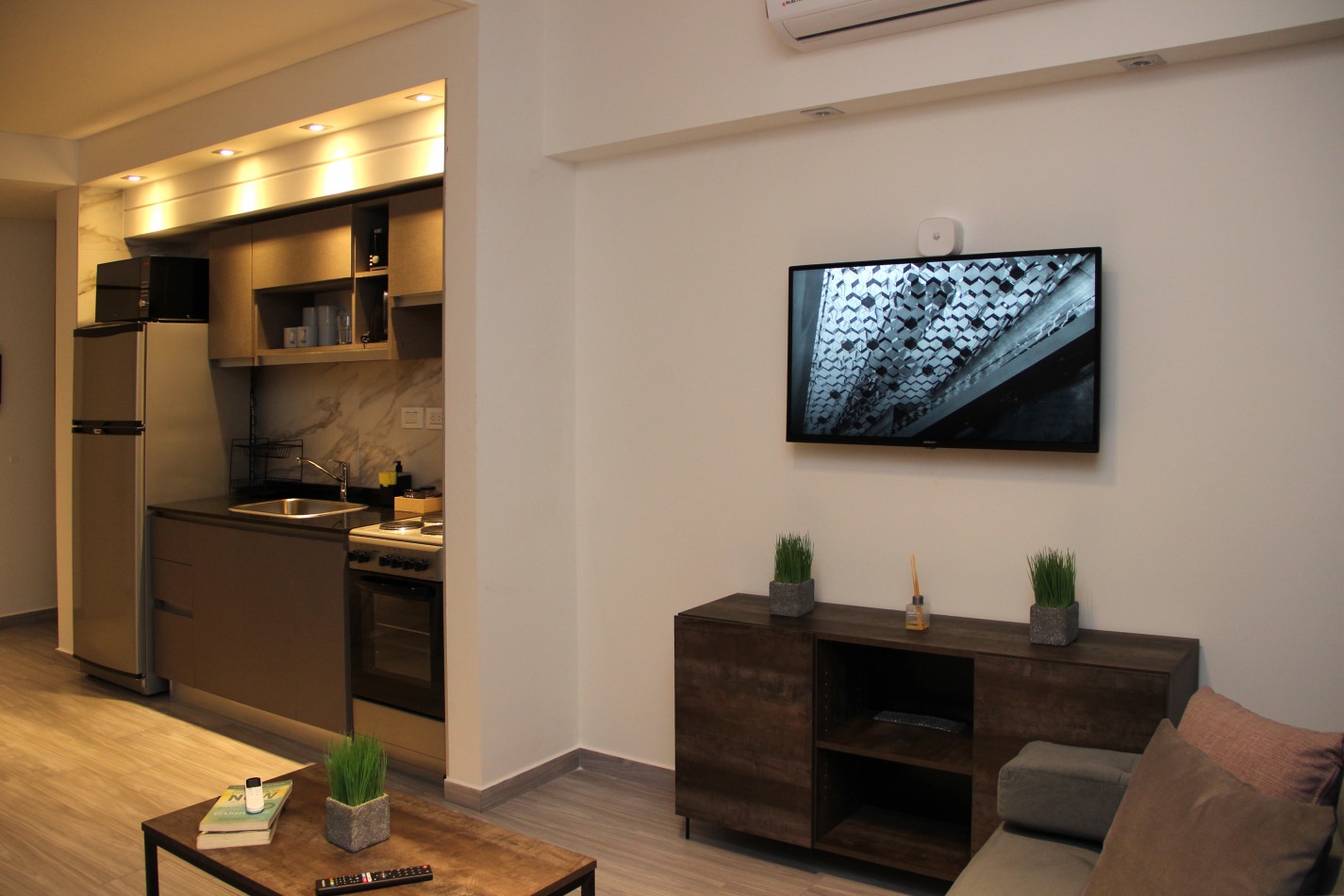 Almagro Abasto venta 3 AMBIENTES planta baja a la calle con patio NUEVO - Amenities 