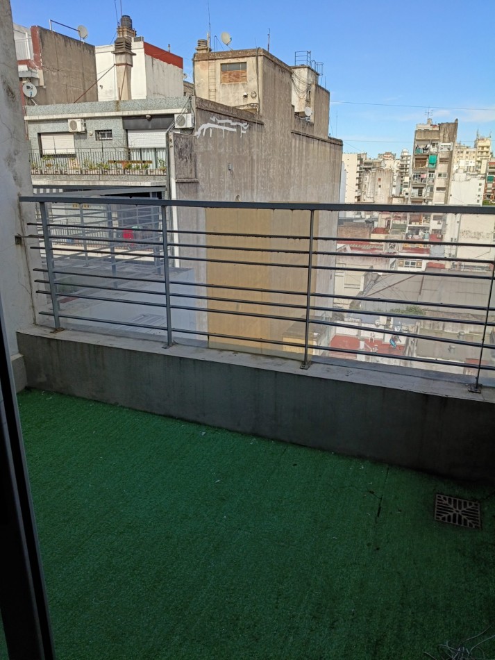 Barrio Norte Venta 2 ambientes al frente apto credito, piso nueve con balcon, baulera y amenities. Ideal inversion y renta temporaria.