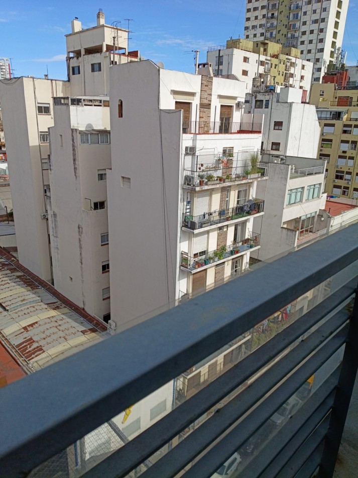 Barrio Norte Venta 2 ambientes al frente apto credito, piso nueve con balcon, baulera y amenities. Ideal inversion y renta temporaria.