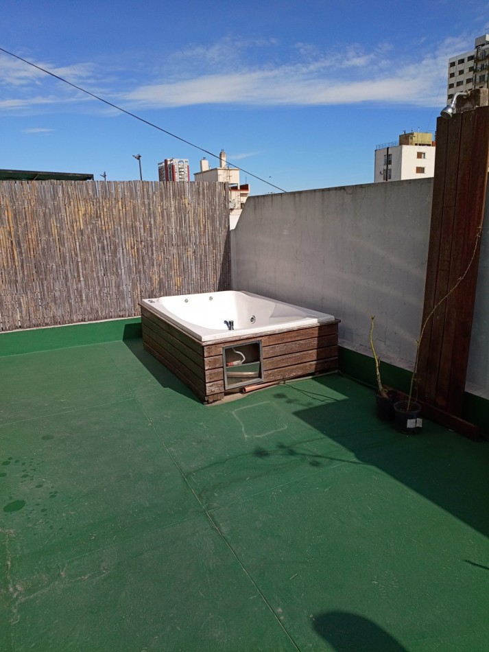 Barrio Norte Venta 2 ambientes al frente apto credito, piso nueve con balcon, baulera y amenities. Ideal inversion y renta temporaria.