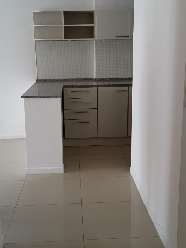 Villa Crespo - Alquiler de monoambiente al contrafrente con balcon, pileta y SUM. $690.000.