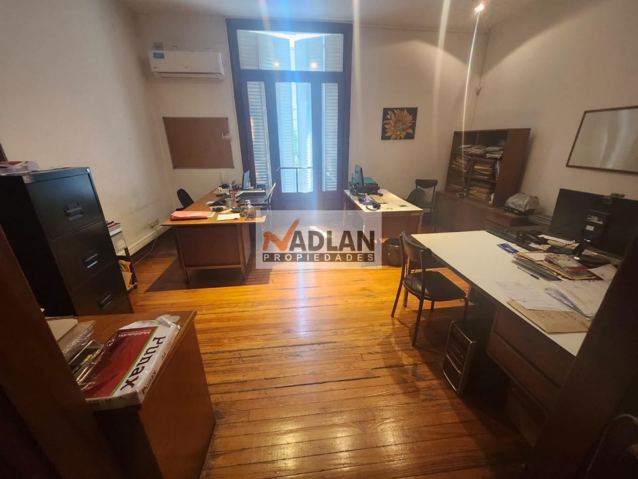 Edificio 3 plantas en Alquiler SIN EXPENSAS zona Htal Clinicas + 15 oficinas y espacios de trabajo - 310m2 