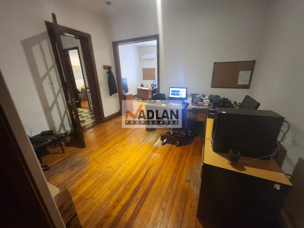 Edificio 3 plantas en Alquiler SIN EXPENSAS zona Htal Clinicas + 15 oficinas y espacios de trabajo - 310m2 