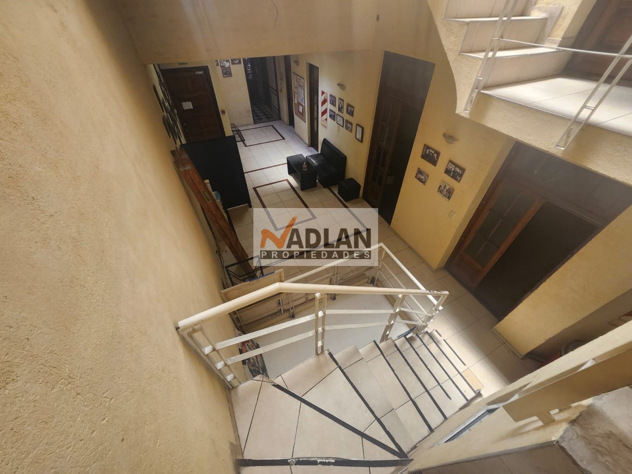 Edificio 3 plantas en Alquiler SIN EXPENSAS zona Htal Clinicas + 15 oficinas y espacios de trabajo - 310m2 