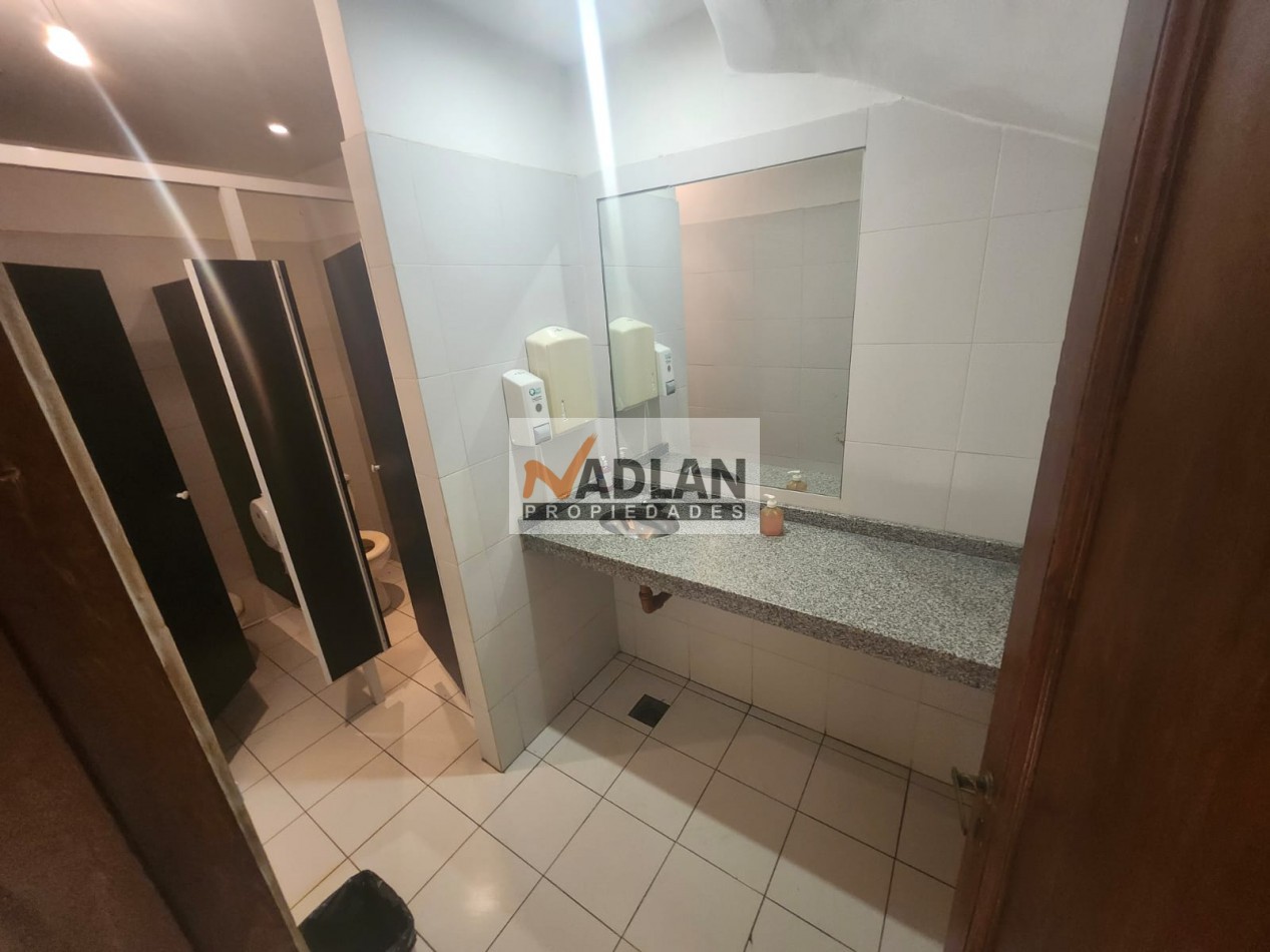 Edificio 3 plantas en Alquiler SIN EXPENSAS zona Htal Clinicas + 15 oficinas y espacios de trabajo - 310m2 