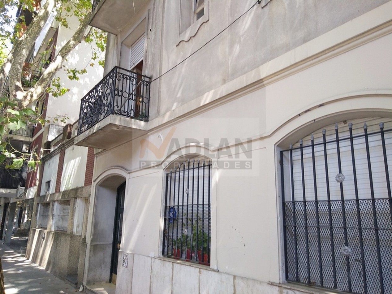 Palermo Hollywood Venta tipo PH 2 ambientes todo al frente 50 m2 balcon cocina separada lavadero