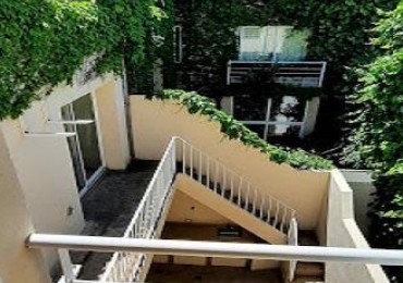 Excelente PH Moderno Impecable Estado con Patio y Terraza con Parrilla