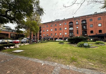 Alquiler amueblado Puerto Madero 3 ambientes + escritorio usd1200/mes - 2 baños balcon aterrazado vista al rio. Complejo con amenities.